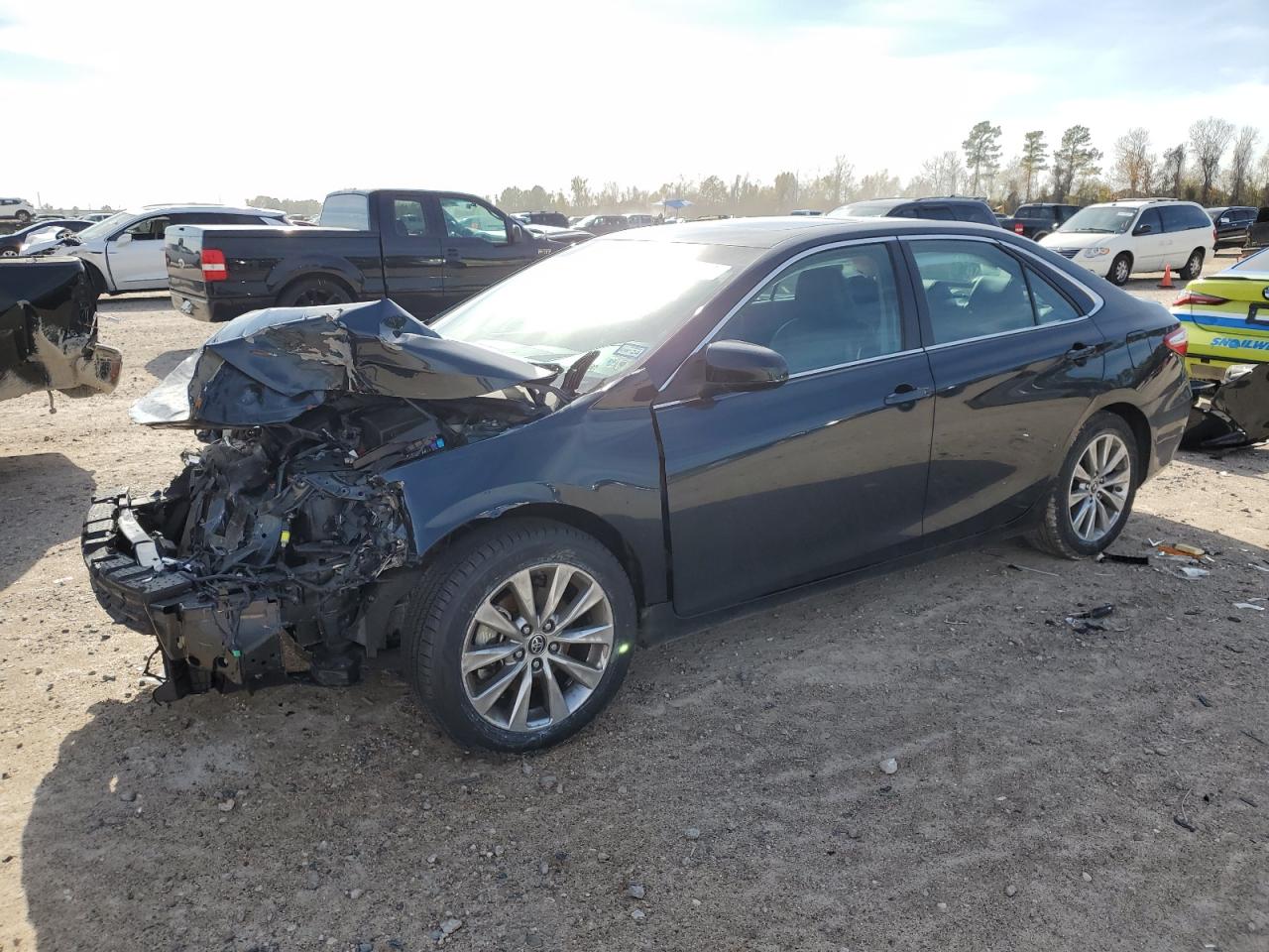 Image 1 of 2015 TOYOTA CAMRY LE 2015 with VIN 4T1BF1FK4FU939879