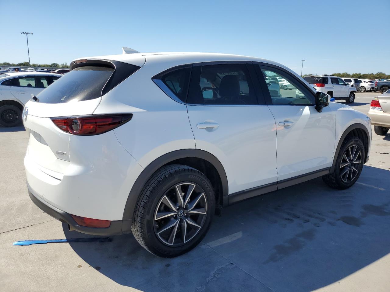 Image 3 of 2018 MAZDA CX-5 GRAND TOURING 2018 with VIN JM3KFADM0J1348765