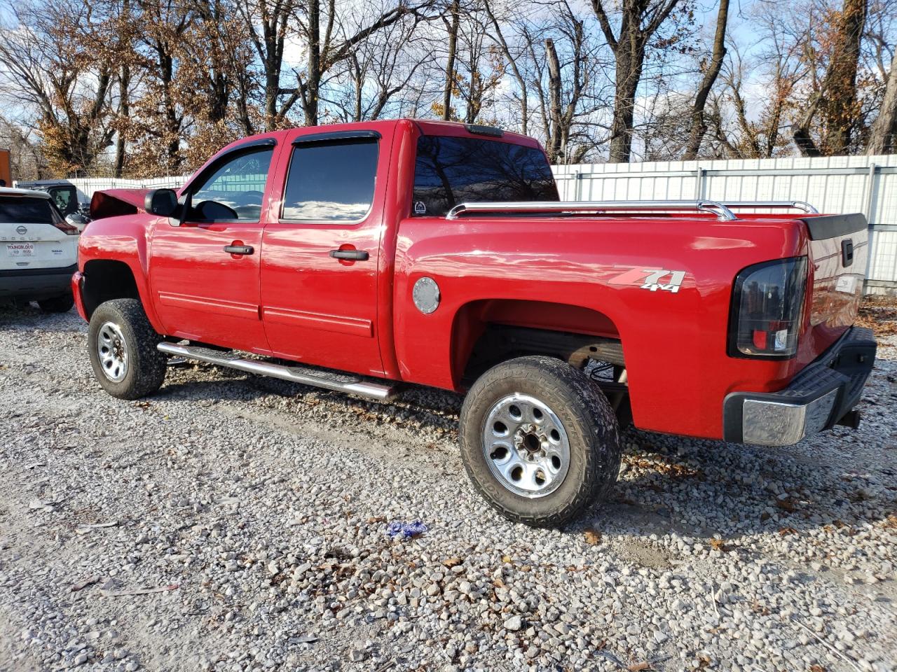 Image 2 of 2010 CHEVROLET SILVERADO K1500 LT 2010 with VIN 3GCRKSE37AG294588