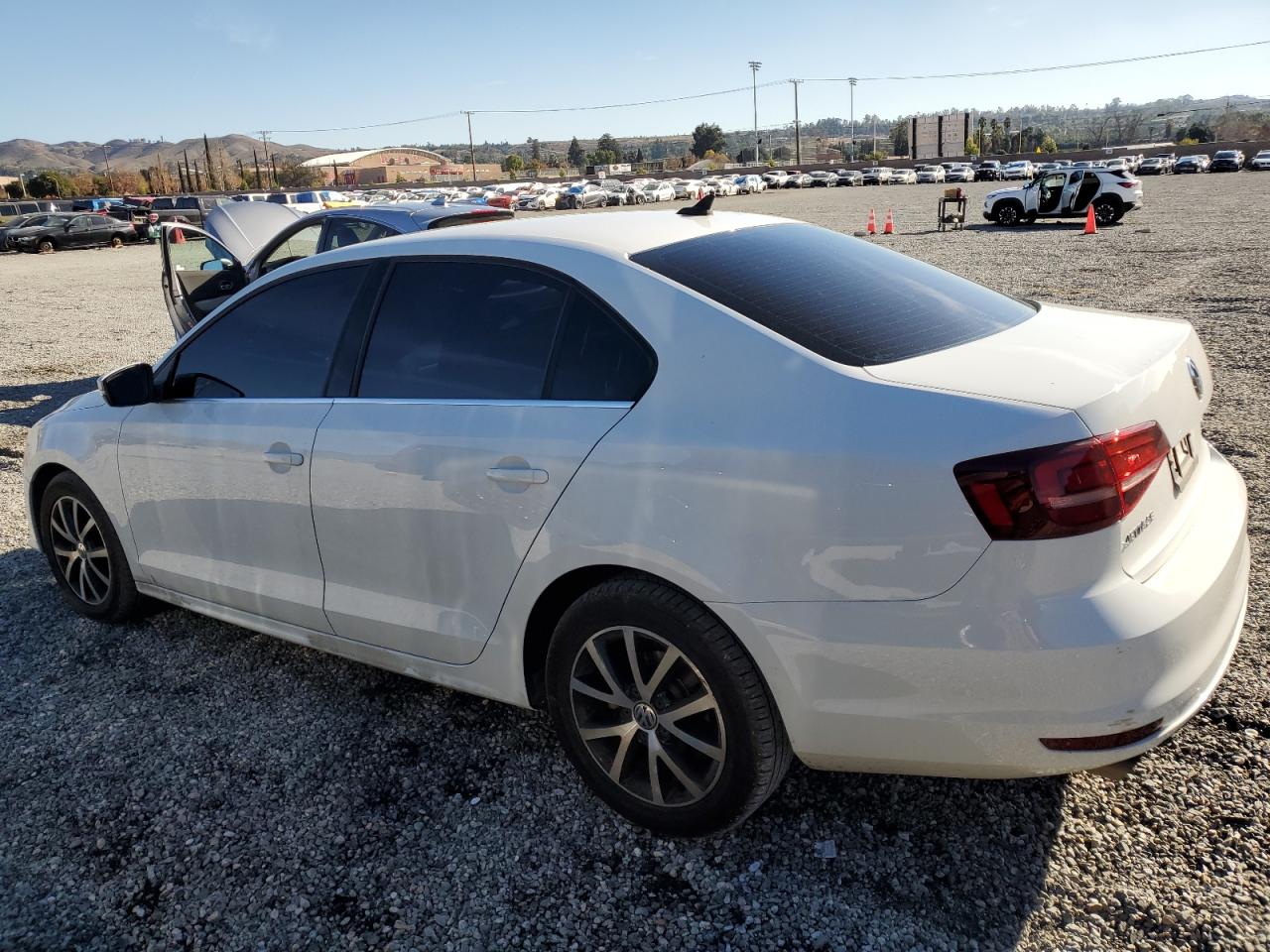 Obraz 2 z 2017 VOLKSWAGEN JETTA SE 2017 z VIN 3VWDB7AJ4HM218475