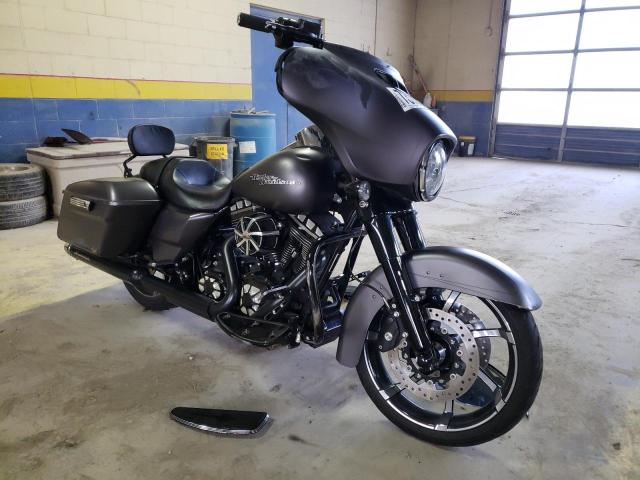 Image 1 of 2016 HARLEY-DAVIDSON FLHX STREET GLIDE 2016 with VIN 1HD1KBM13GB678705