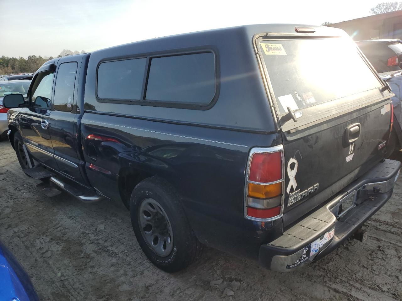 Image 2 of 2005 GMC NEW SIERRA C1500 2005 with VIN 1GTEC19T75Z168933