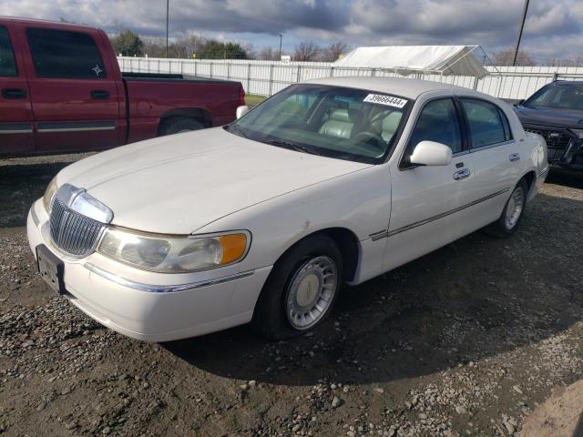 Obraz 1 z 2000 LINCOLN TOWN CAR EXECUTIVE 2000 z VIN 1LNHM81W0YY884930