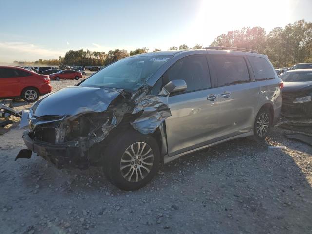 2018 TOYOTA SIENNA XLE 2018 image