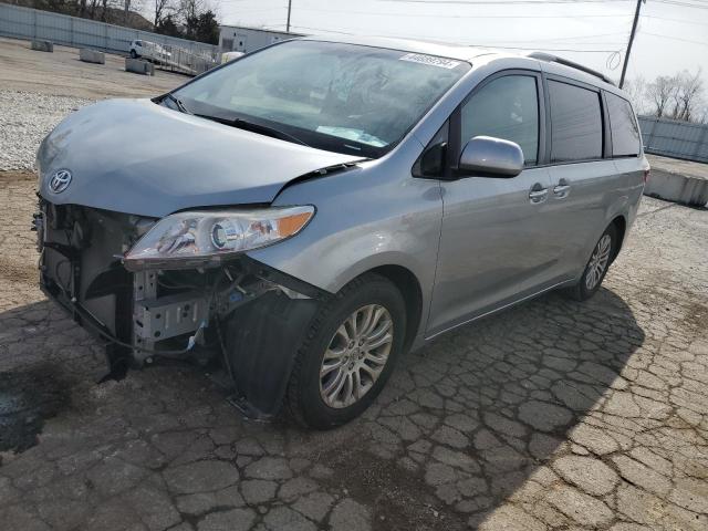 2015 TOYOTA SIENNA XLE 2015 image