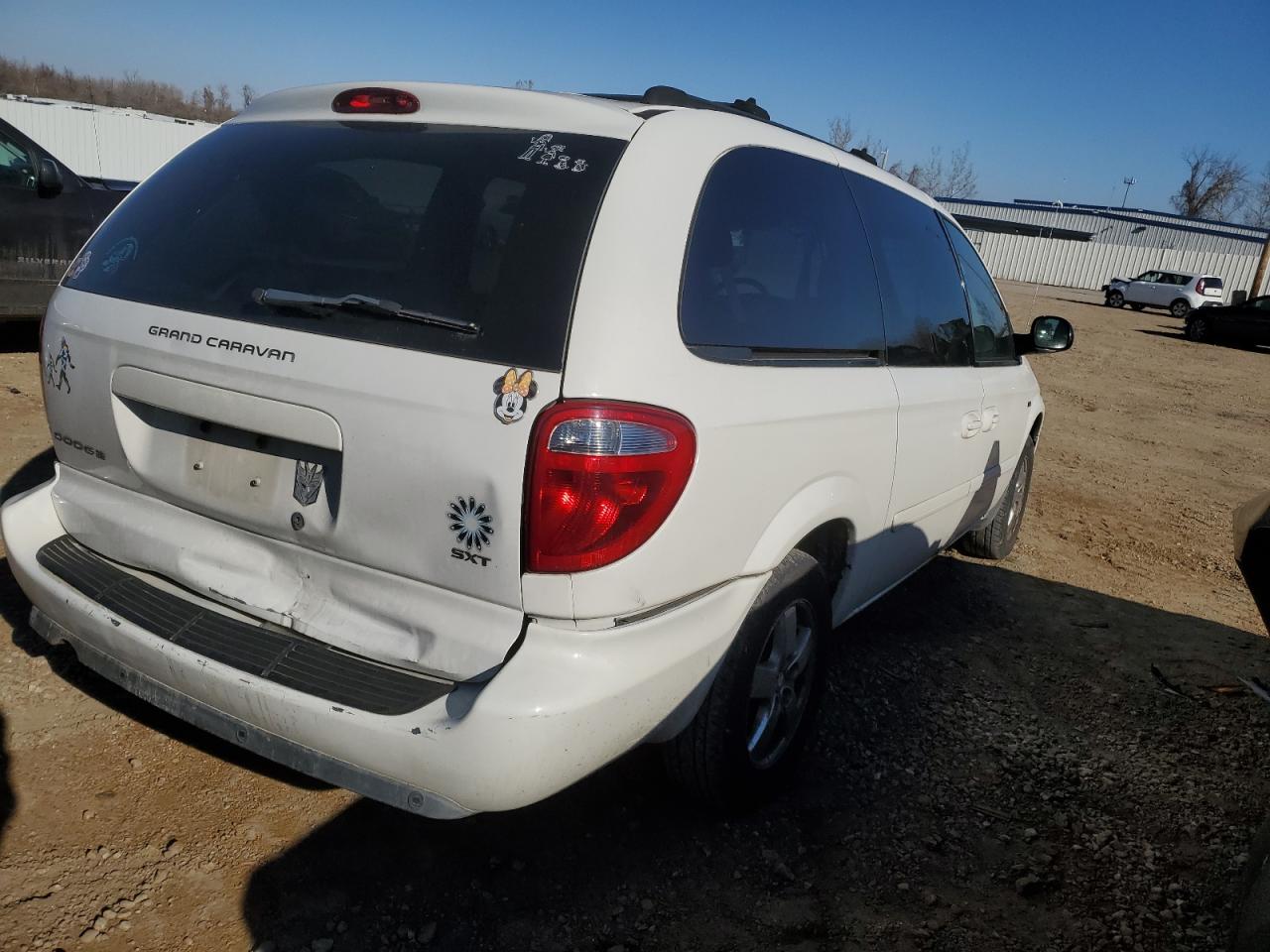 Image 3 of 2005 DODGE GRAND CARAVAN SXT 2005 with VIN 2D4GP44L15R371819