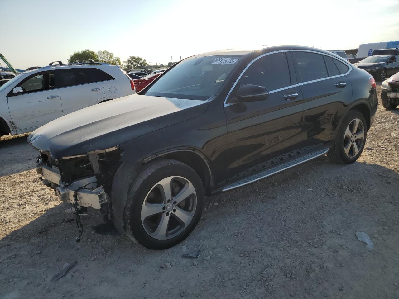 Obraz 1 z 2017 MERCEDES-BENZ GLC COUPE 300 4MATIC 2017 z VIN WDC0J4KB2HF200383