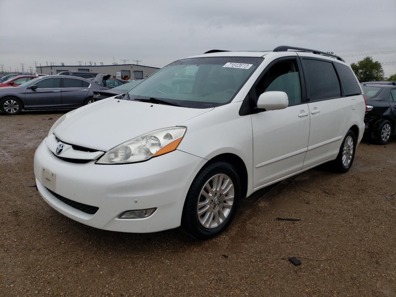 Obraz 2010 TOYOTA SIENNA XLE 2010