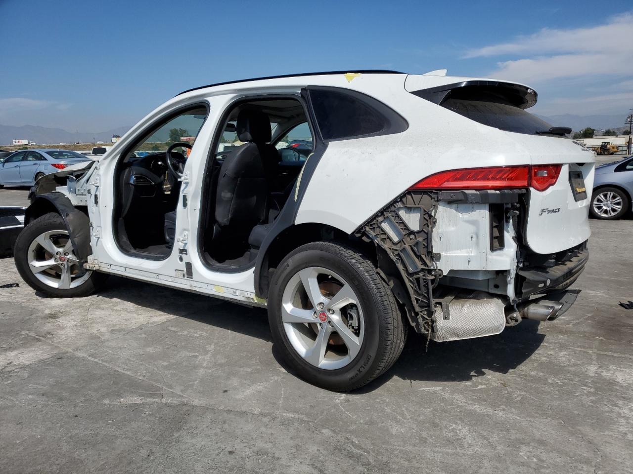 Image 2 of 2018 JAGUAR F-PACE PREMIUM 2018 with VIN SADCJ2FN1JA294100