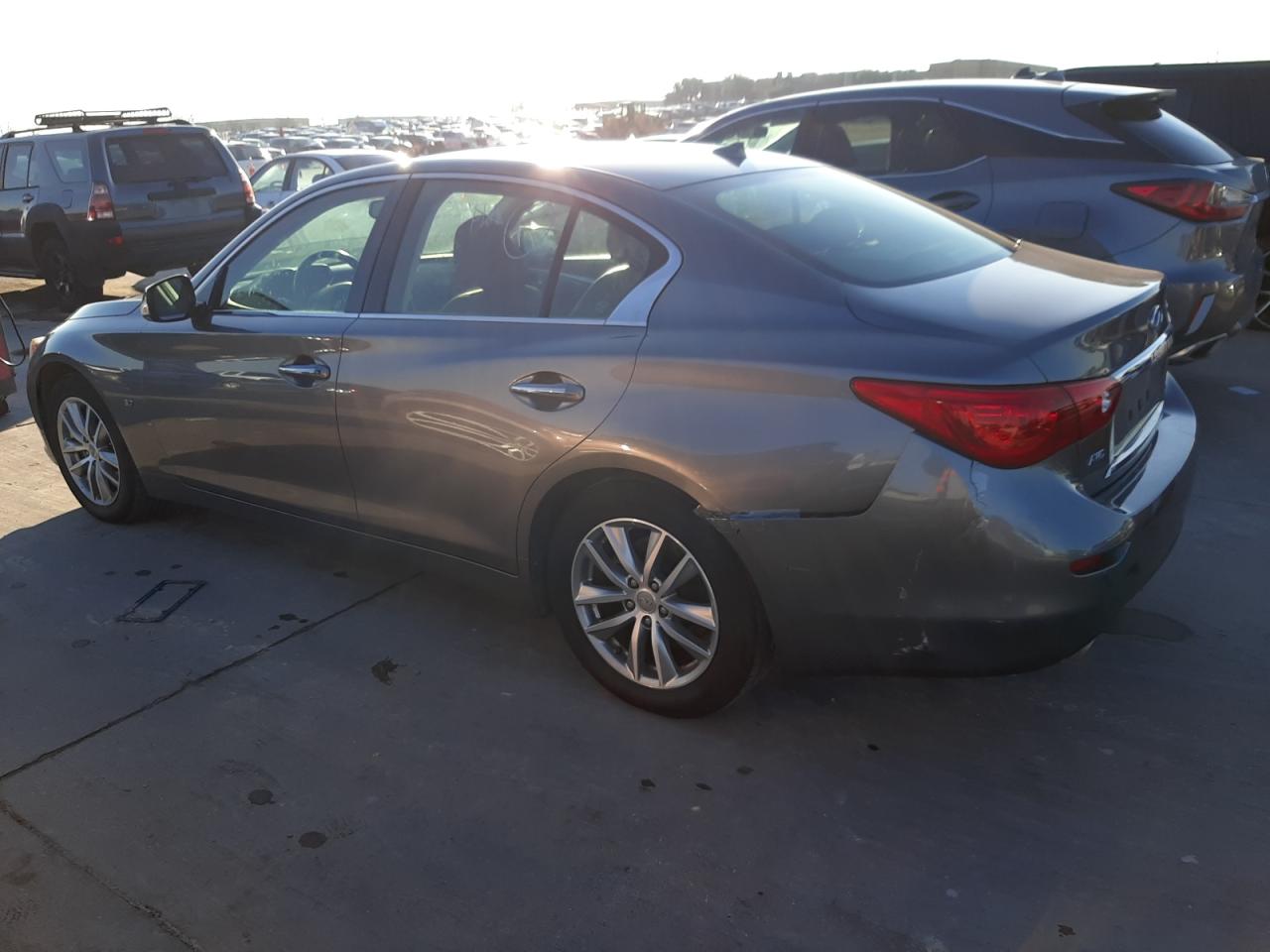 Obraz 2 z 2015 INFINITI Q50 BASE 2015 z VIN JN1BV7AR4FM412216