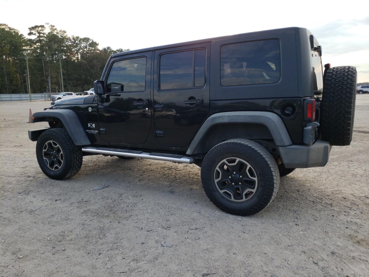 Image 2 of 2007 JEEP WRANGLER X 2007 with VIN 1J4GA39147L194317