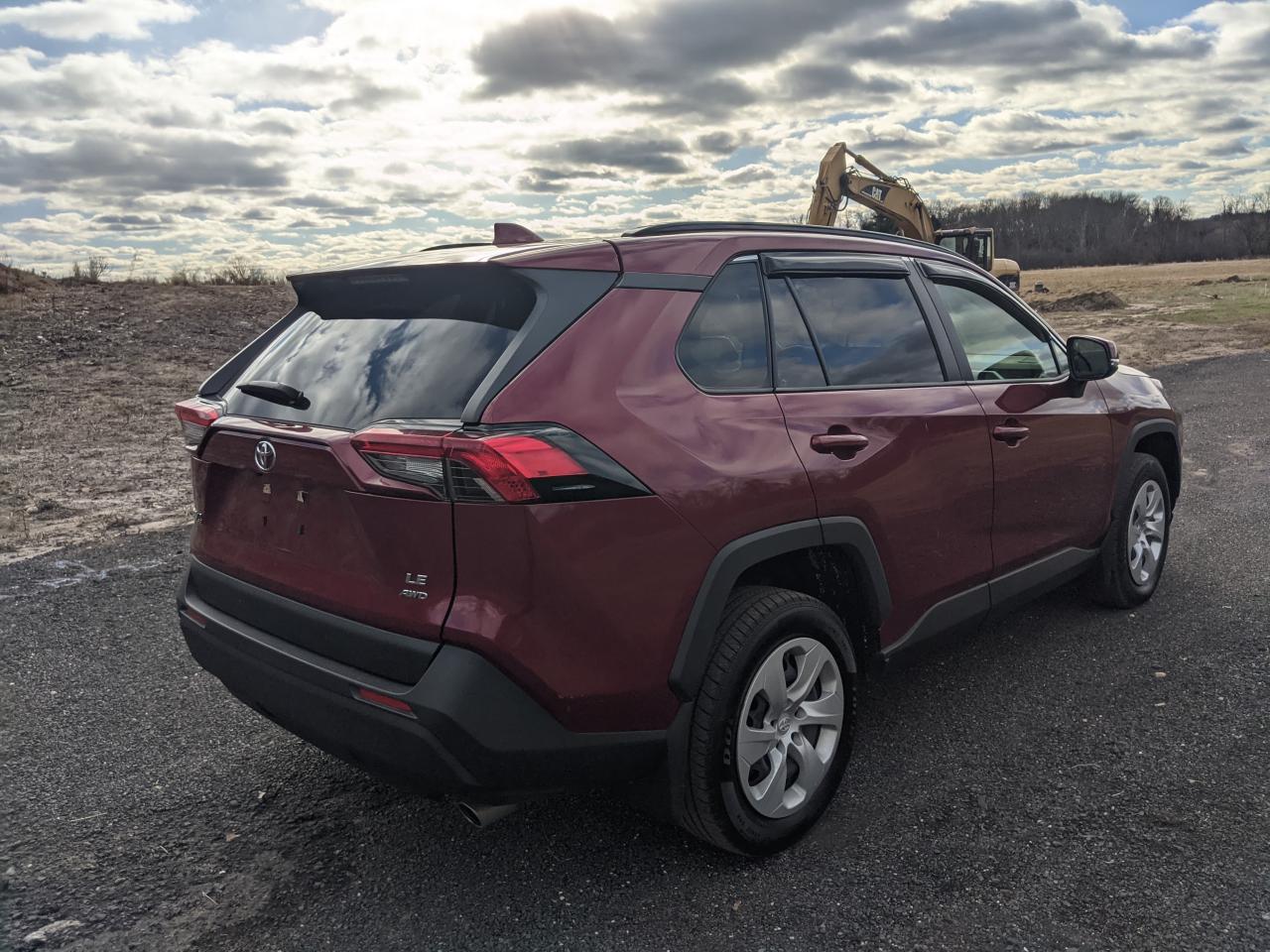 Image 3 of 2021 TOYOTA RAV4 LE 2021 with VIN JTMG1RFV0MD072415