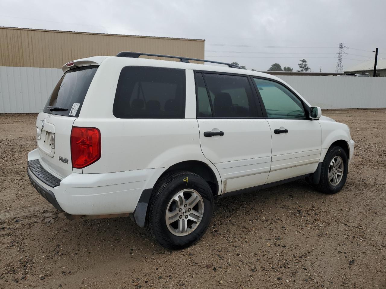 Image 3 of 2004 HONDA PILOT EX 2004 with VIN 2HKYF18454H611519