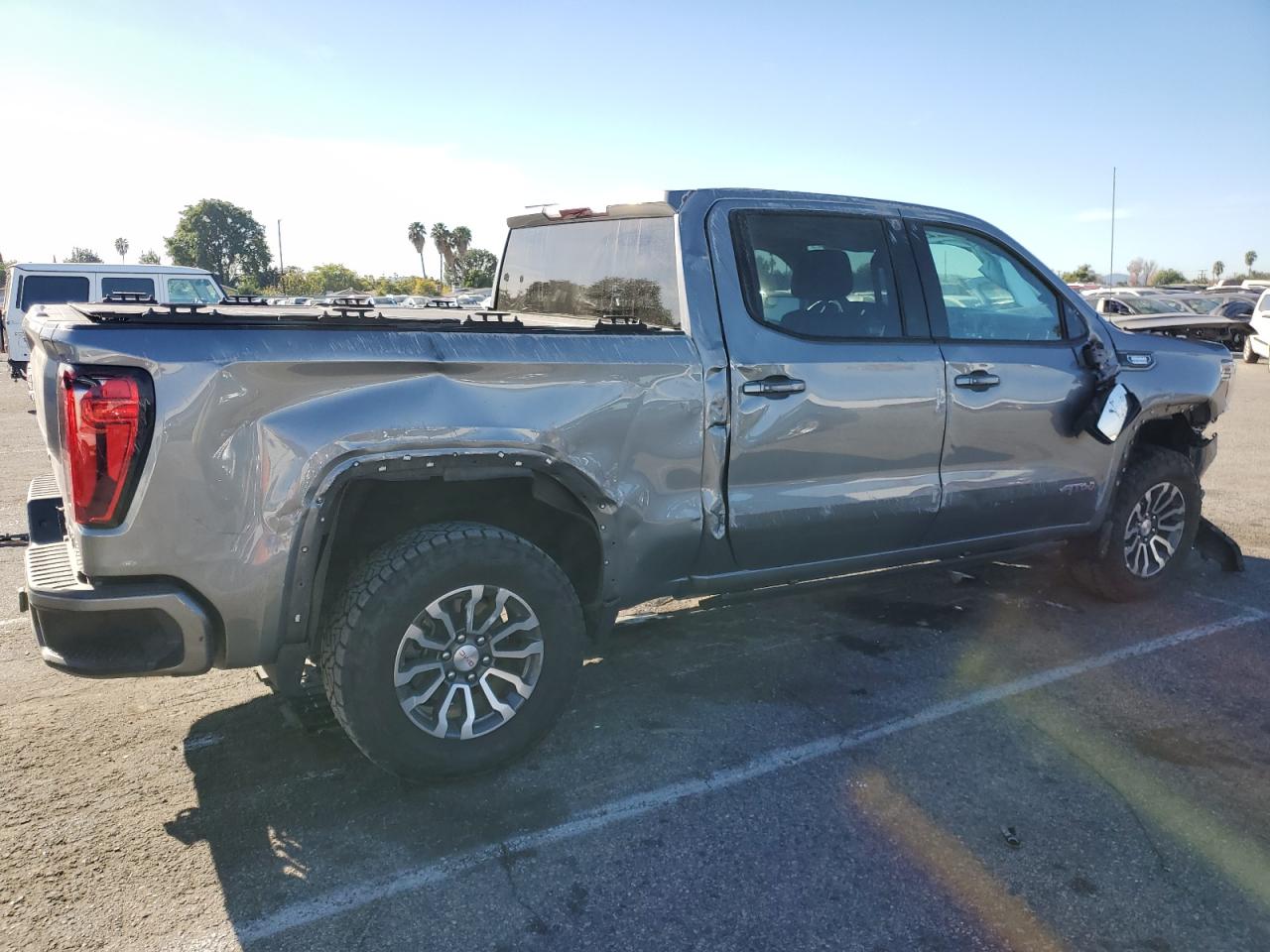 Изображение 3 2021 GMC SIERRA K1500 AT4 2021 с VIN 3GTU9EET1MG450068