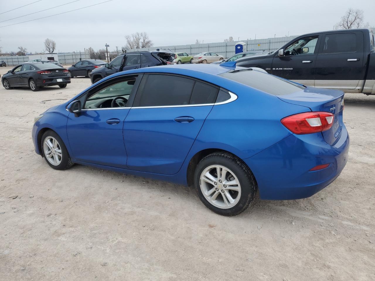 Obraz 2 z 2017 CHEVROLET CRUZE LT 2017 z VIN 1G1BE5SM4H7112822