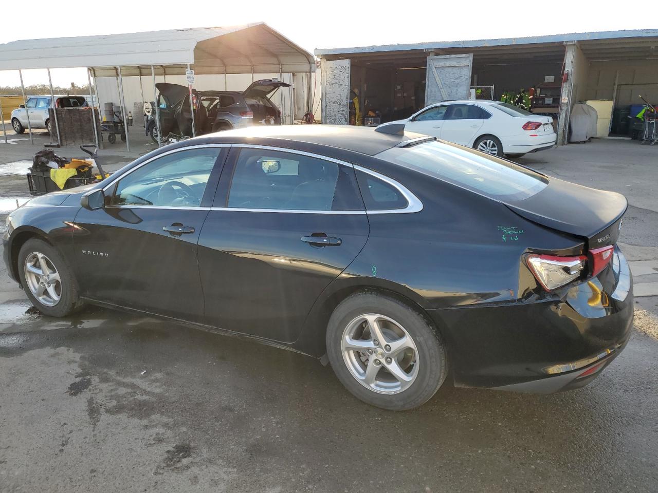 Изображение 2 2016 CHEVROLET MALIBU LS 2016 с VIN 1G1ZB5ST5GF212222