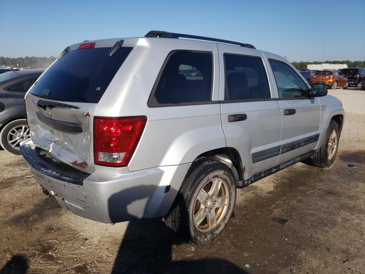 Image 3 of 2005 JEEP GRAND CHEROKEE LAREDO 2005 with VIN 1J4HR48NX5C662152