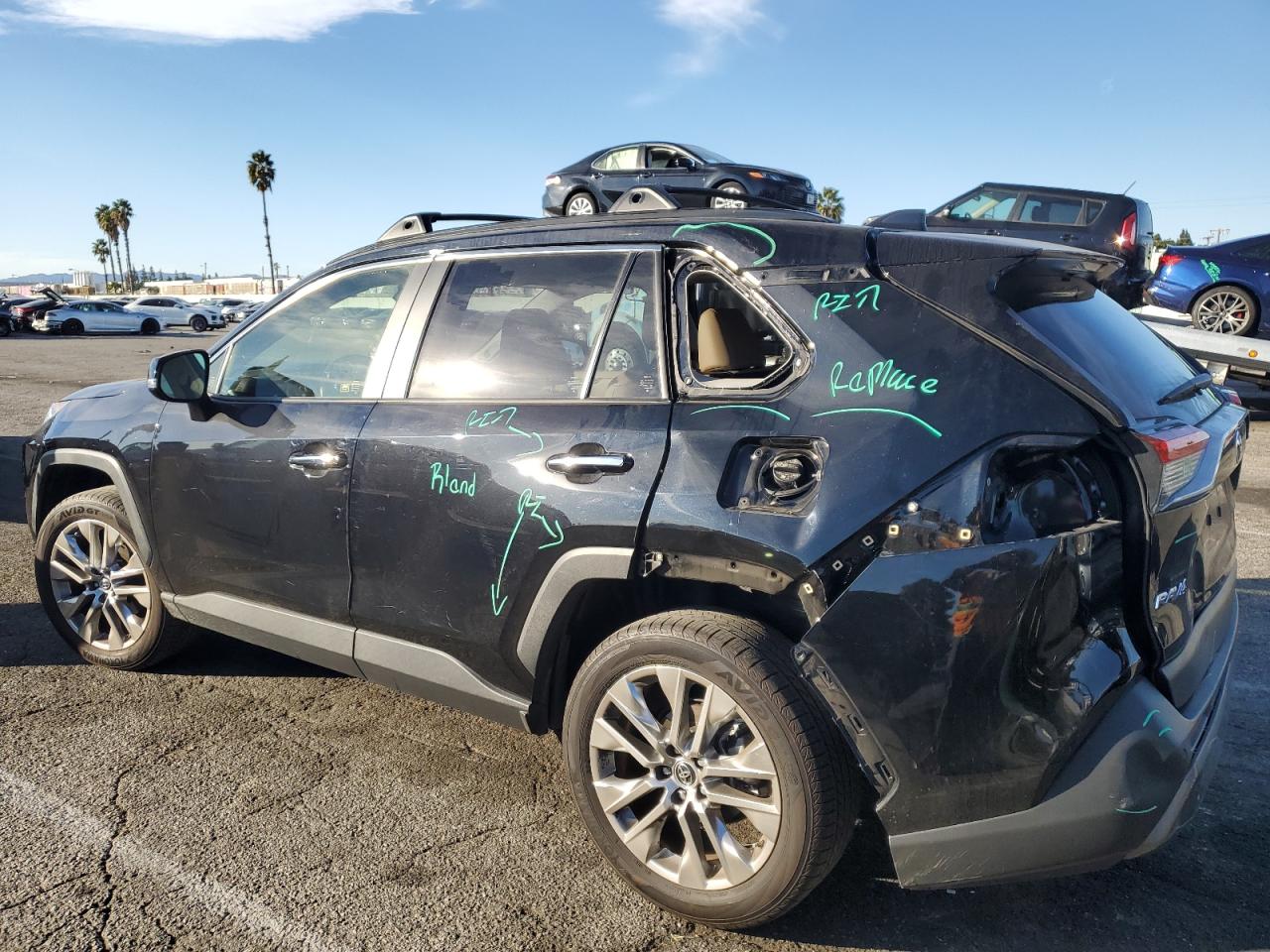 Obraz 2 z 2019 TOYOTA RAV4 LIMITED 2019 z VIN JTMY1RFVXKD010330