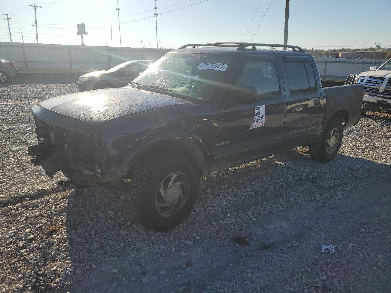Image 1 of 2002 CHEVROLET S TRUCK S10 2002 with VIN 1GCDT13W52K192327