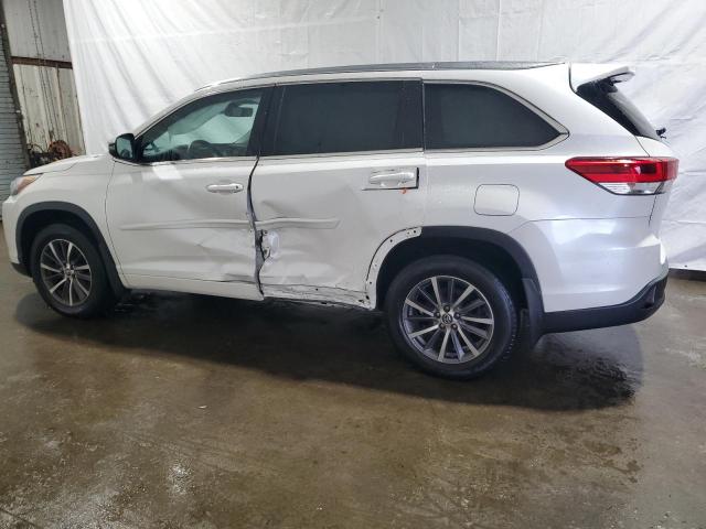 Image 2 of 2018 TOYOTA HIGHLANDER SE 2018 with VIN 5TDJZRFH8JS905161