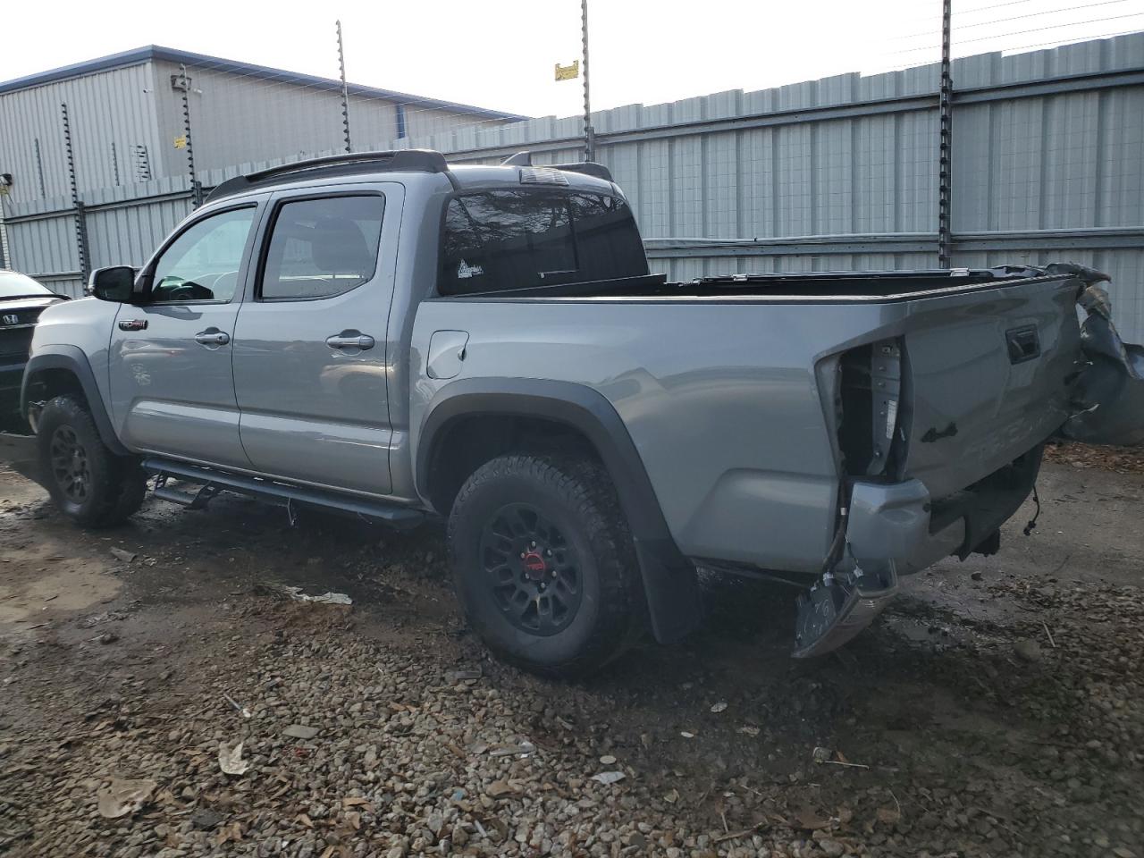Obraz 2 z 2017 TOYOTA TACOMA DOUBLE CAB 2017 z VIN 5TFCZ5AN3HX114376