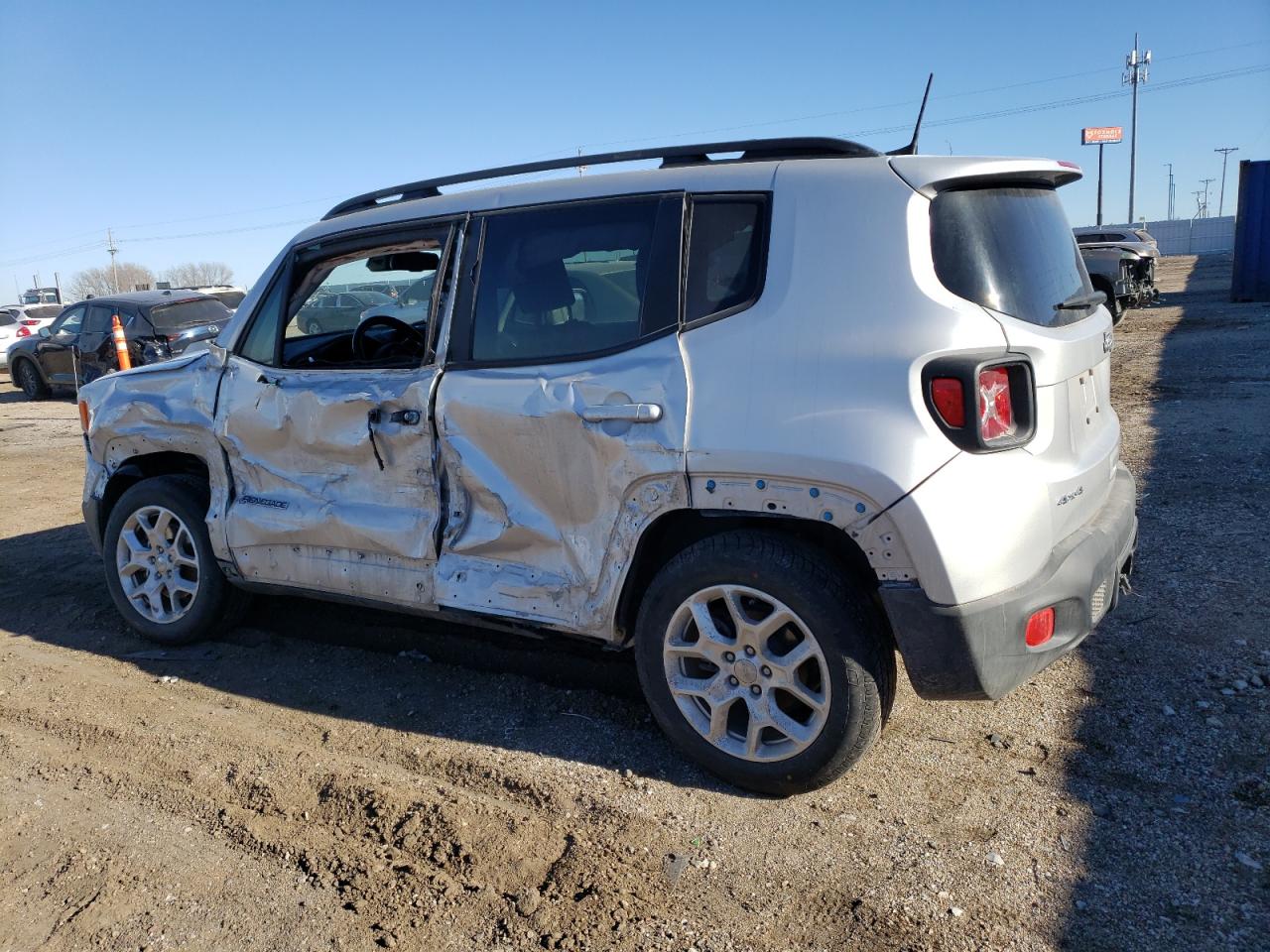 Image 2 of 2018 JEEP RENEGADE LATITUDE 2018 with VIN ZACCJBBB2JPH90336