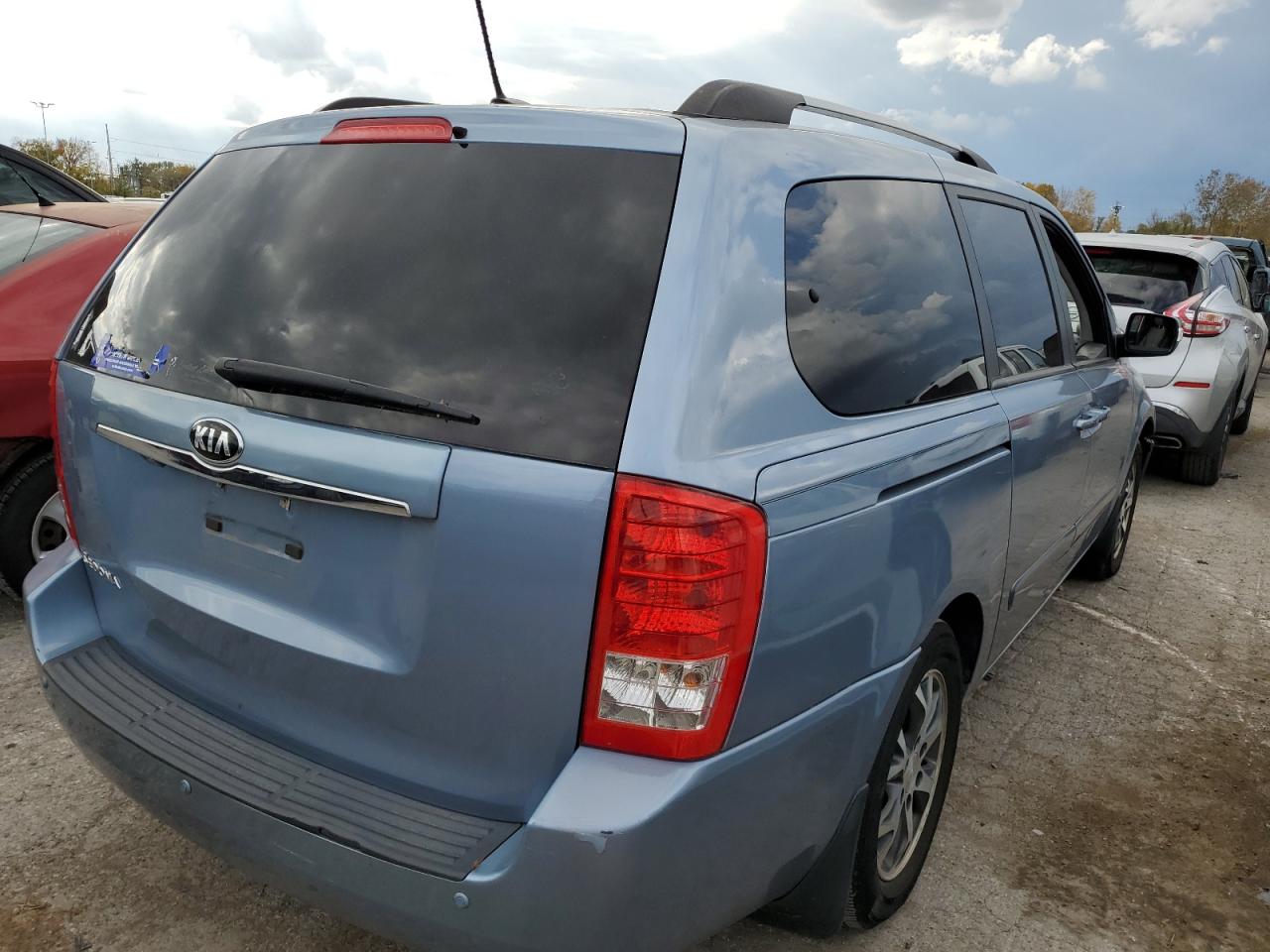 Image 3 of 2014 KIA SEDONA LX 2014 with VIN KNDMG4C76E6577603