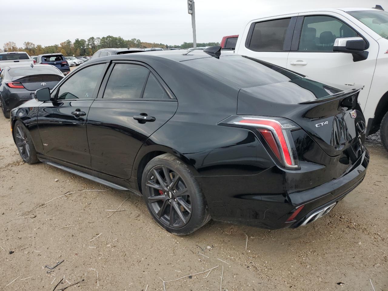 Изображение 2 Cadillac Ct4-V 2022 с VIN 1G6DD5RL2N0124703