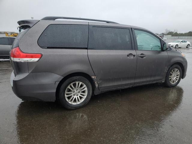 Image 3 of 2013 TOYOTA SIENNA XLE 2013 with VIN 5TDYK3DC9DS391543