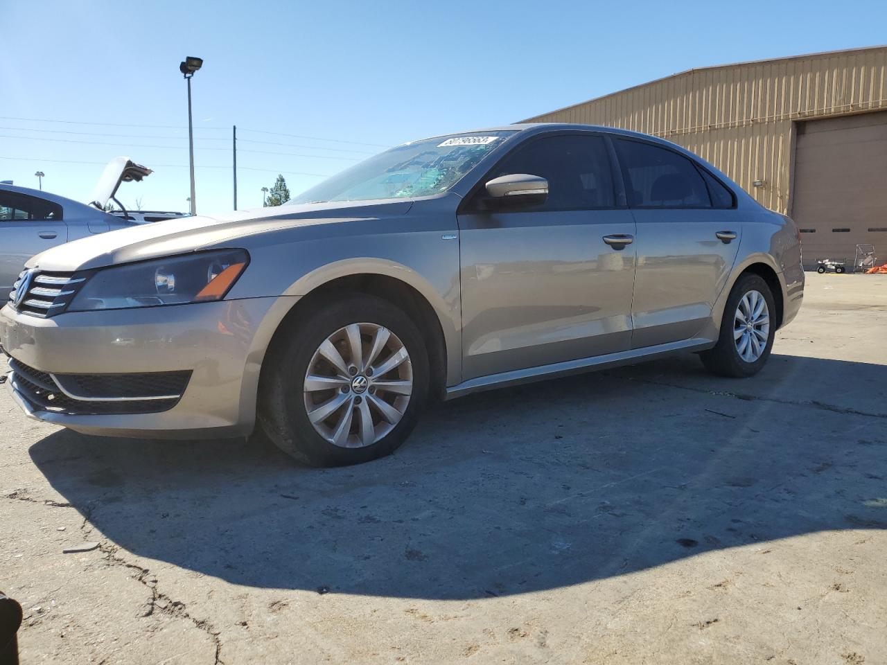 Изображение 1 2015 VOLKSWAGEN PASSAT S 2015 с VIN 1VWAT7A34FC075625