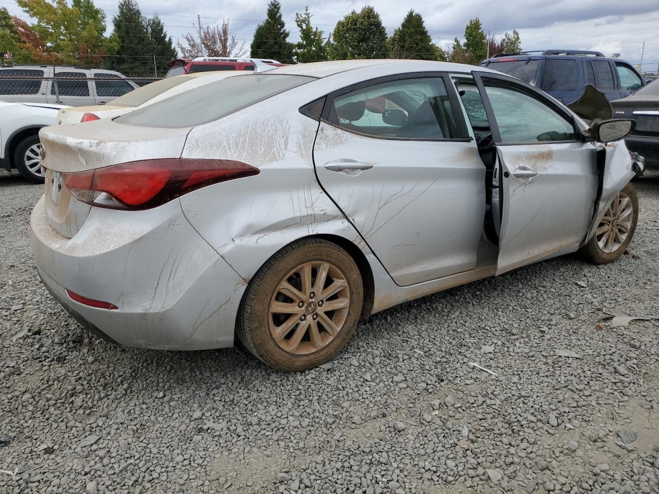 Image 3 of 2015 HYUNDAI ELANTRA SE 2015 with VIN 5NPDH4AE4FH596673