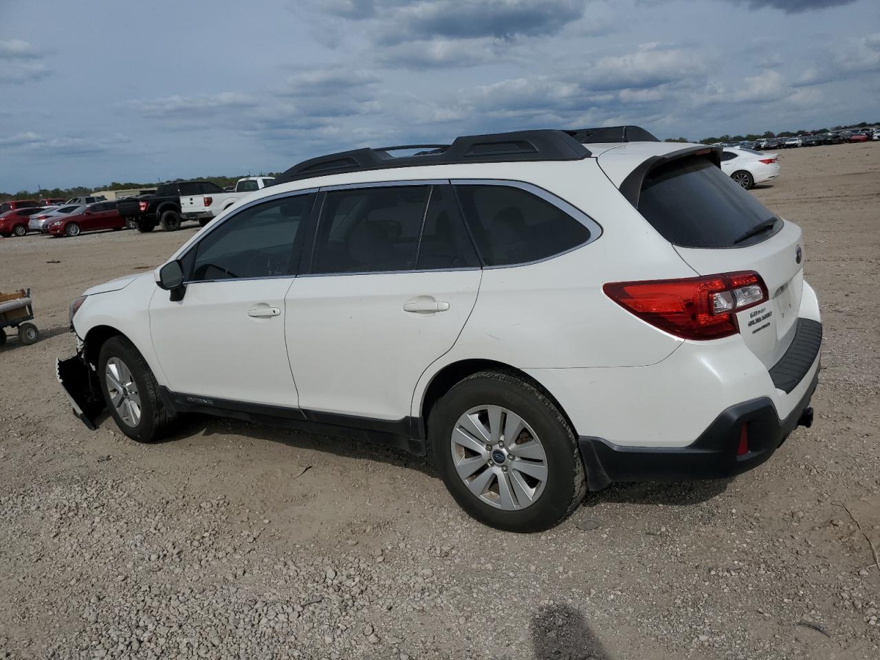 Изображение 2 2018 SUBARU OUTBACK 2.5I PREMIUM 2018 с VIN 4S4BSACC0J3328951