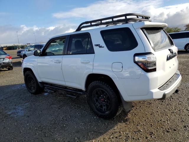 Изображение 2 2020 TOYOTA 4RUNNER SR5/SR5 PREMIUM 2020 с VIN JTEBU5JR4L5775900