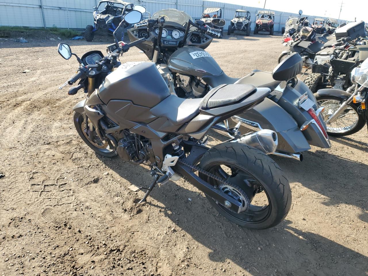 Obraz 3 z Suzuki Gsx-S750 2015 z VIN JS1GR7NA8F2100434