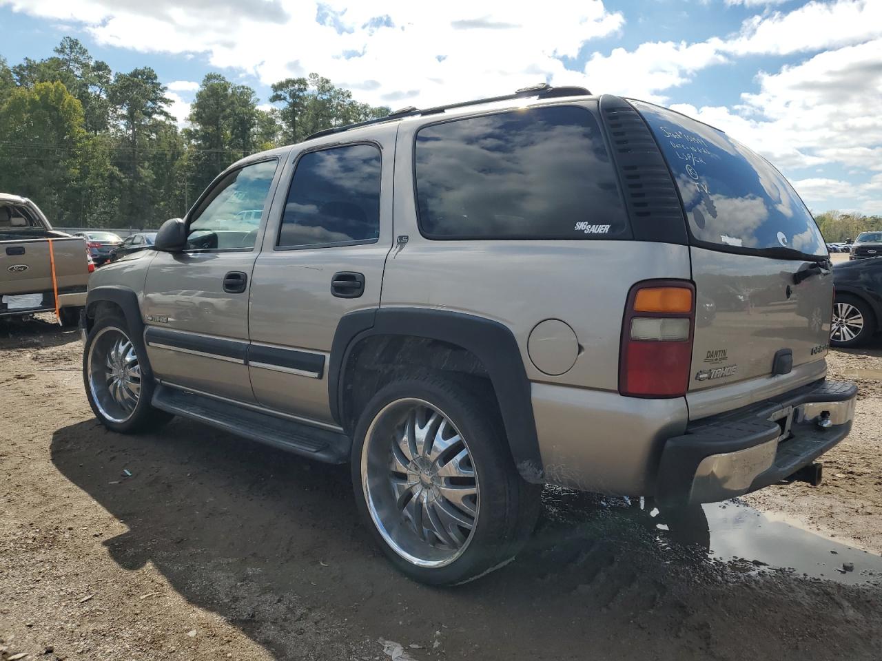 Obraz 2 z 2001 CHEVROLET TAHOE C1500 2001 z VIN 1GNEC13T61R130250