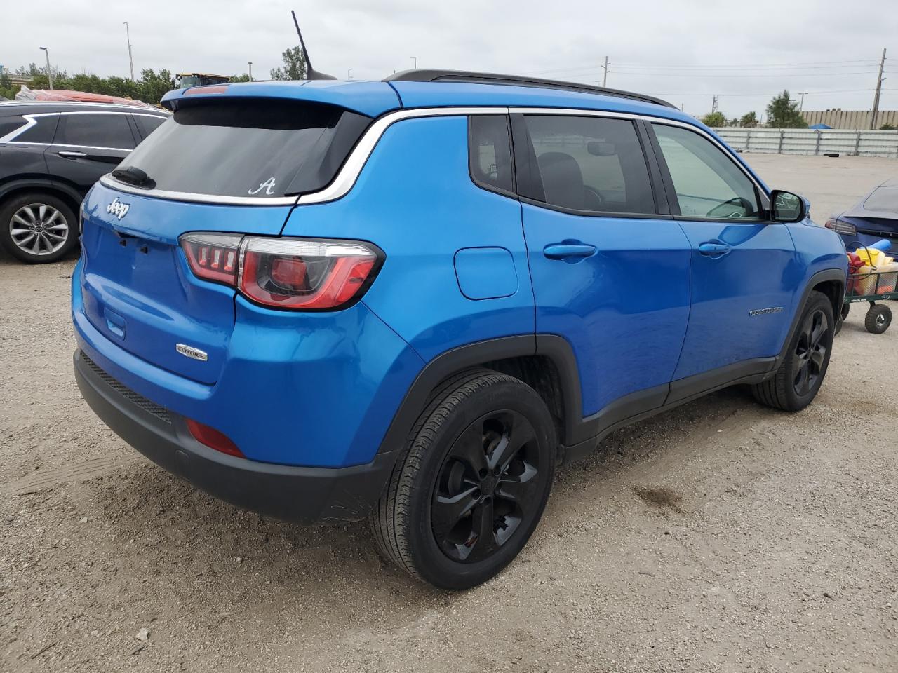 Obraz 3 z 2019 JEEP COMPASS LATITUDE 2019 z VIN 3C4NJCBB5KT711444