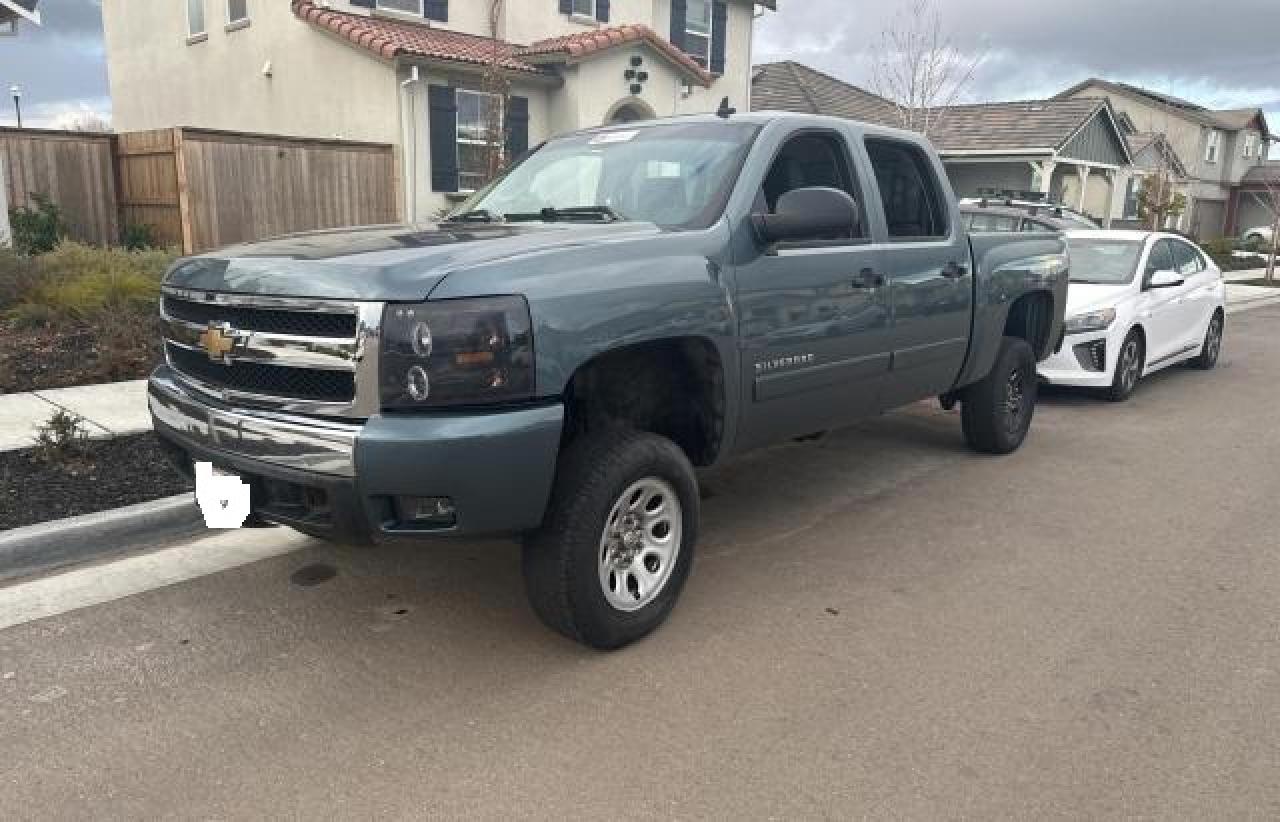 Image 2 of 2007 CHEVROLET SILVERADO K1500 CREW CAB 2007 with VIN 2GCEK13M671519461