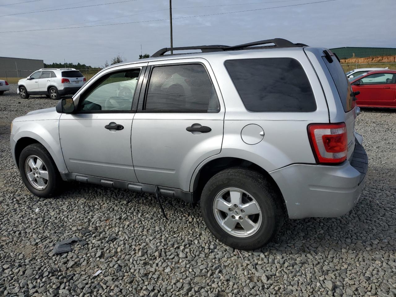 Obraz 2 z 2012 FORD ESCAPE XLS 2012 z VIN 1FMCU0C74CKA60037
