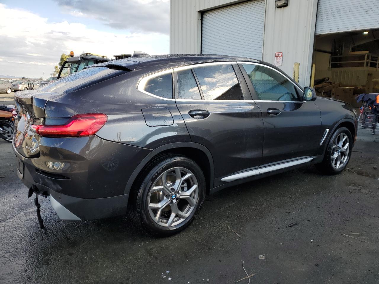 Image 3 of 2024 BMW X4 XDRIVE30I 2024 with VIN 5UX33DT05R9T77681