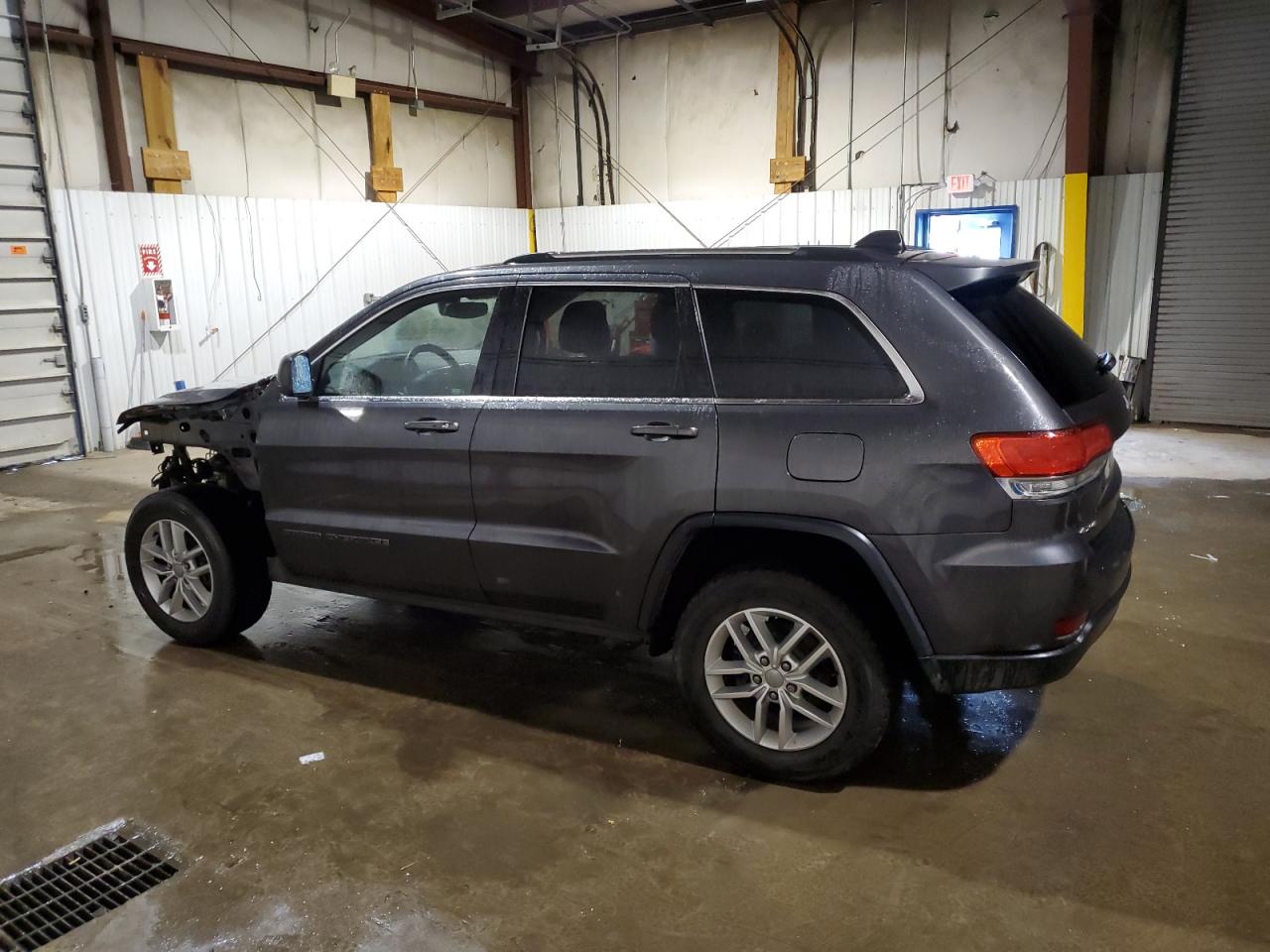 Image 2 of 2017 JEEP GRAND CHEROKEE LAREDO 2017 with VIN 1C4RJFAG3HC962788