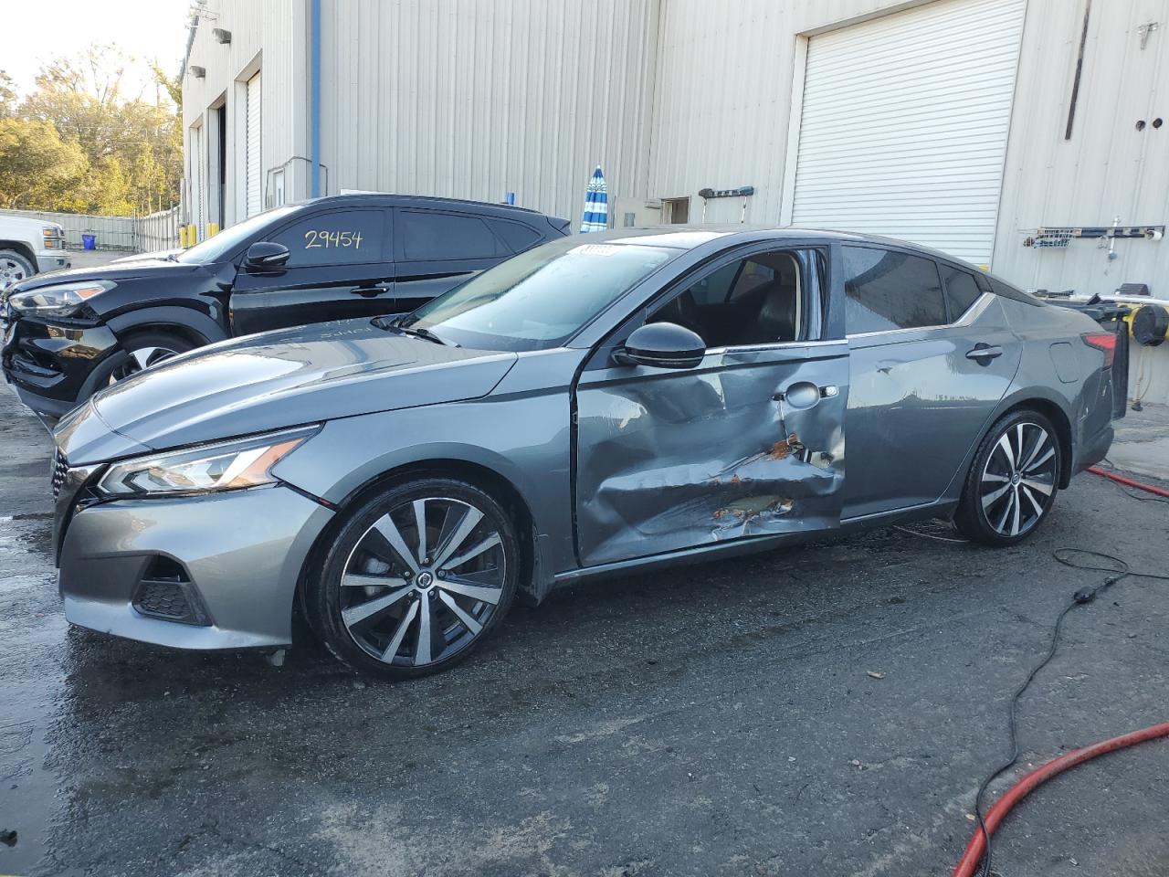 Image 1 of 2019 NISSAN ALTIMA SR 2019 with VIN 1N4BL4CV8KC167051