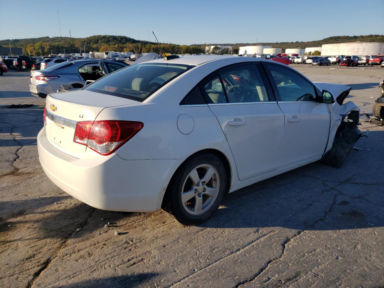 Image 3 of 2016 CHEVROLET CRUZE LIMITED LT 2016 with VIN 1G1PE5SB7G7159989