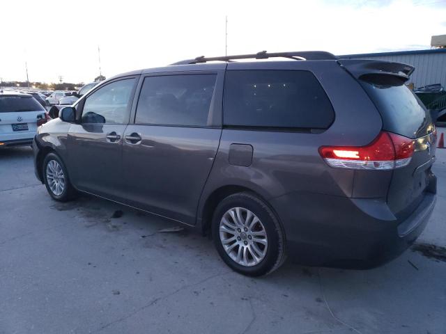 Изображение 2 2011 TOYOTA SIENNA XLE 2011 с VIN 5TDYK3DC4BS043761