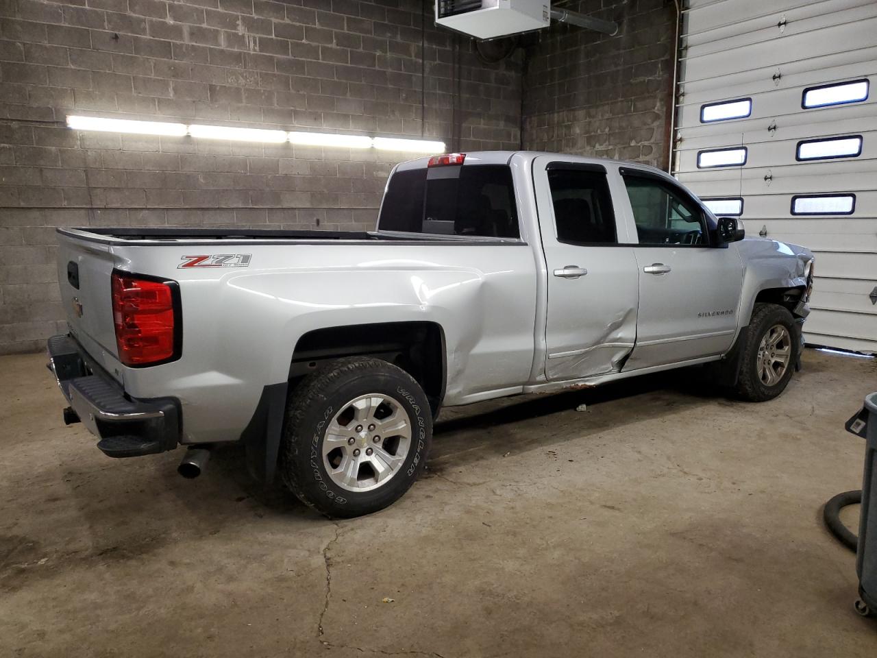 Image 3 of 2015 CHEVROLET SILVERADO K1500 LT 2015 with VIN 1GCVKREC8FZ362623