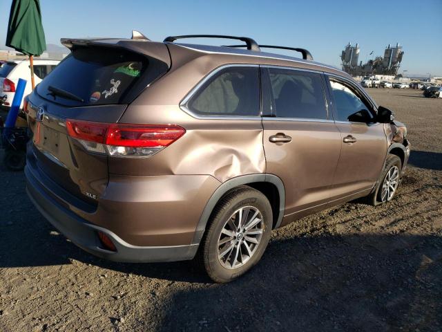 Obraz 3 z 2018 TOYOTA HIGHLANDER SE 2018 z VIN 5TDKZRFH6JS265763
