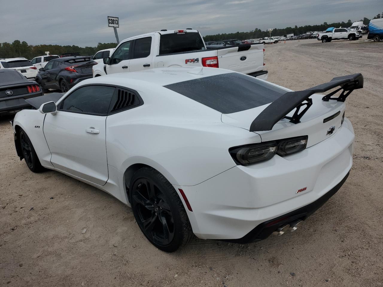 Image 2 of Chevrolet Camaro Lt1 2022 with VIN 1G1FF1R71N0129461