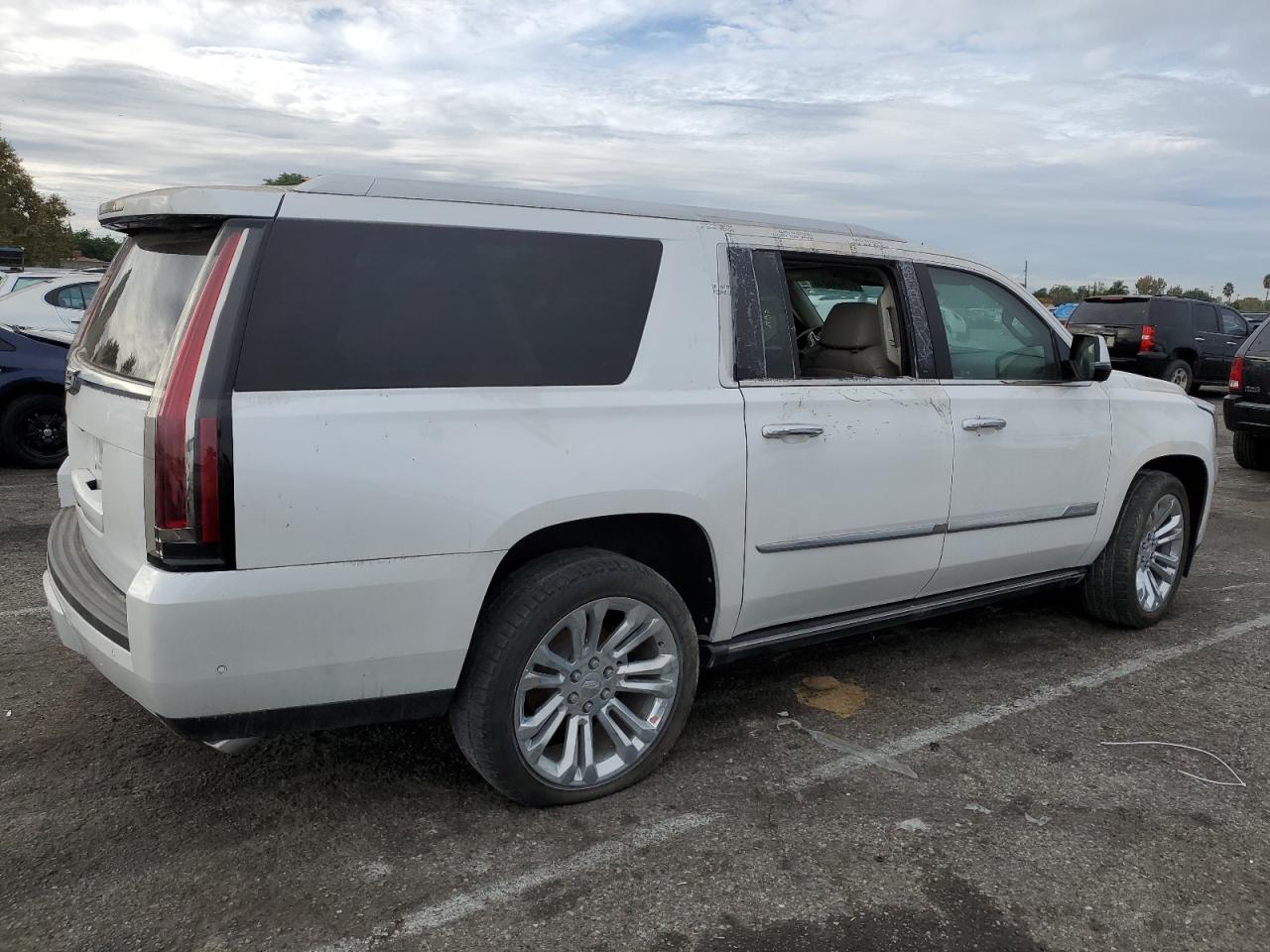 Obraz 3 z 2020 CADILLAC ESCALADE ESV PREMIUM LUXURY 2020 z VIN 1GYS4JKJ6LR306154