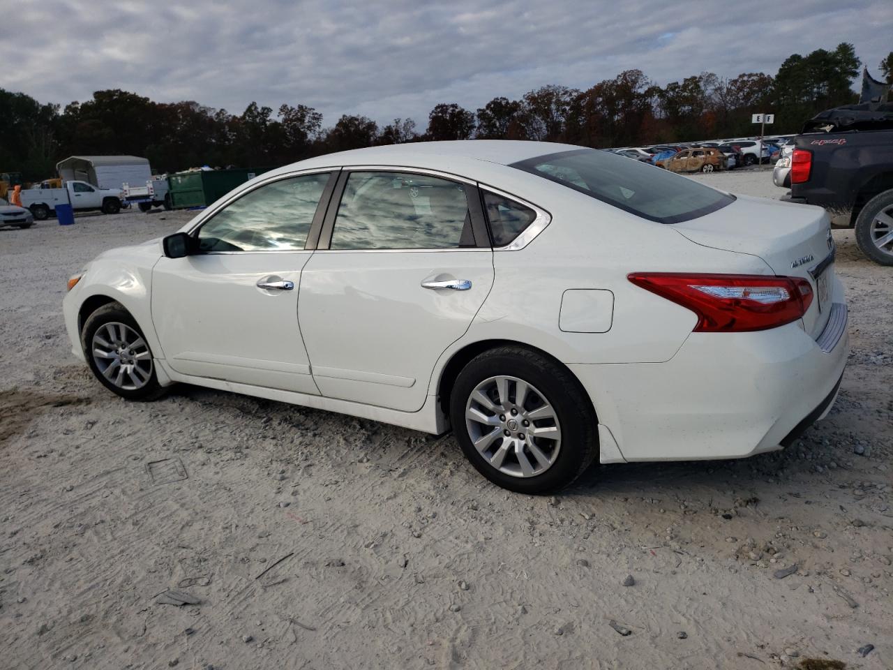 Image 2 of 2017 NISSAN ALTIMA 2.5 2017 with VIN 1N4AL3AP1HC270587