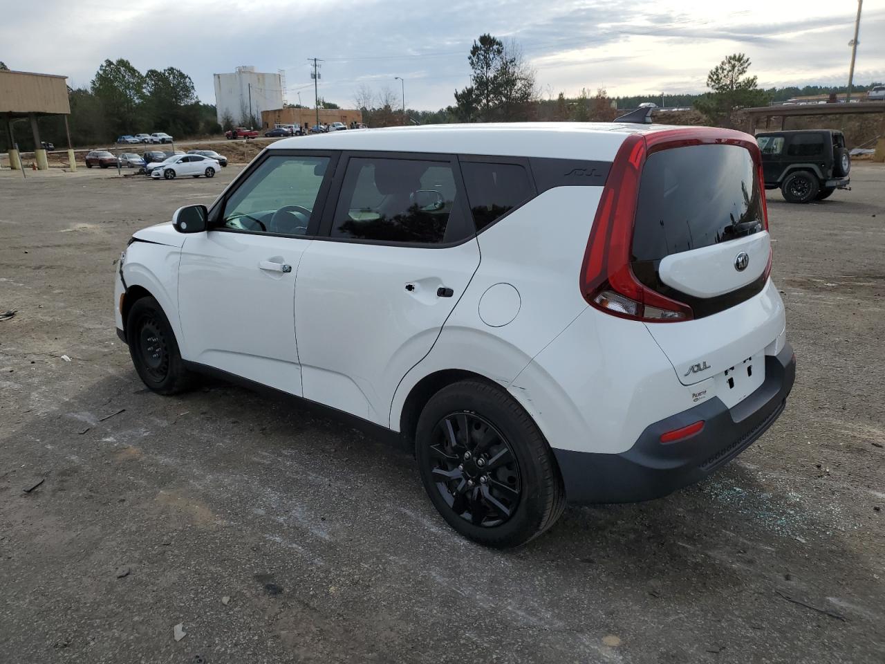 Изображение 2 2020 KIA SOUL LX 2020 с VIN KNDJ23AU0L7032430