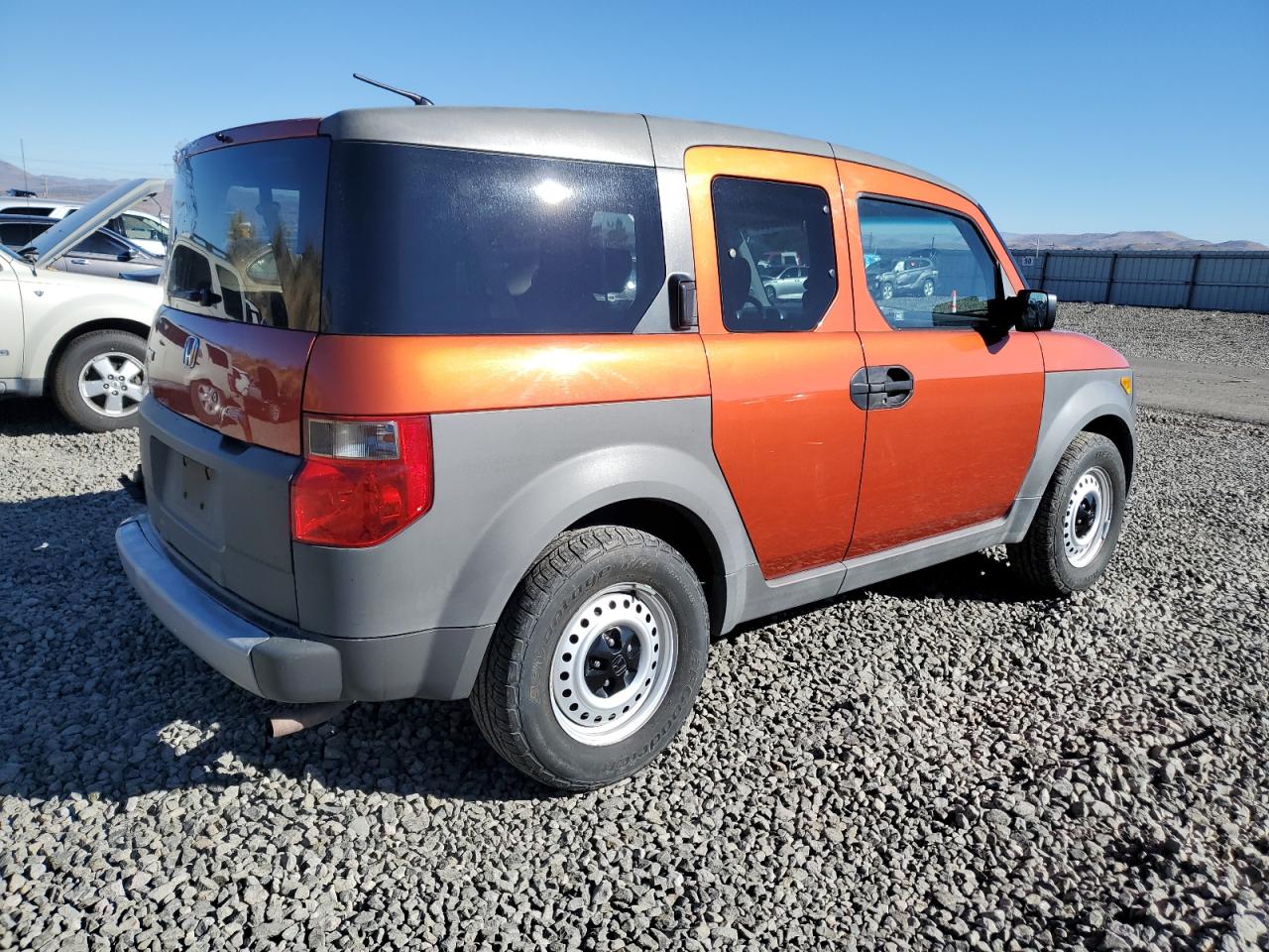 Image 3 of 2004 HONDA ELEMENT LX 2004 with VIN 5J6YH273X4L020567